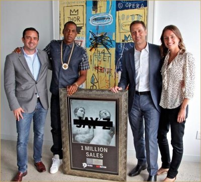 jay-z-magna-carta-holy-grail-plaque