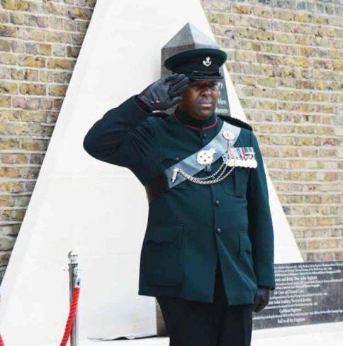 SALUTE_DSC_6964_750-604x610